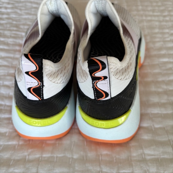 Sorel Slip On Trainers - Picture 4 of 6